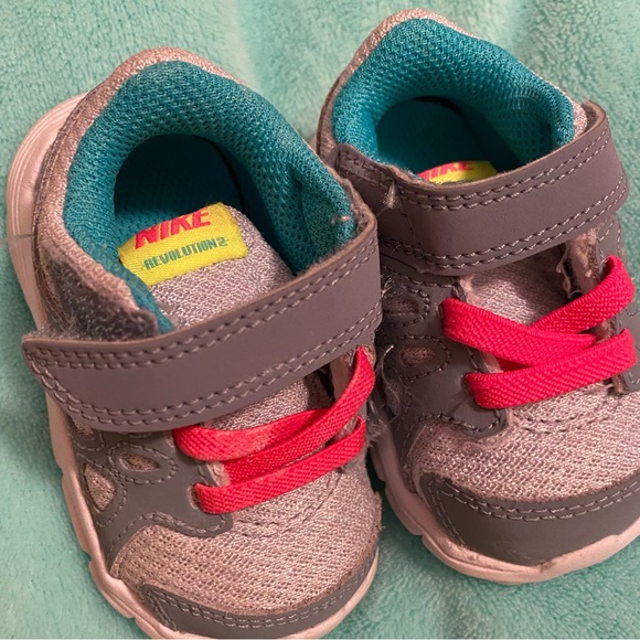 grey infant nike shoes